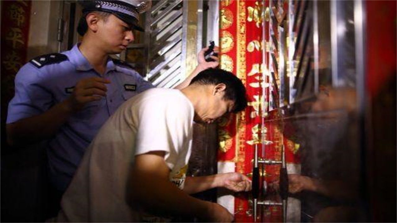 攀枝花请开锁师傅开了锁后，师傅